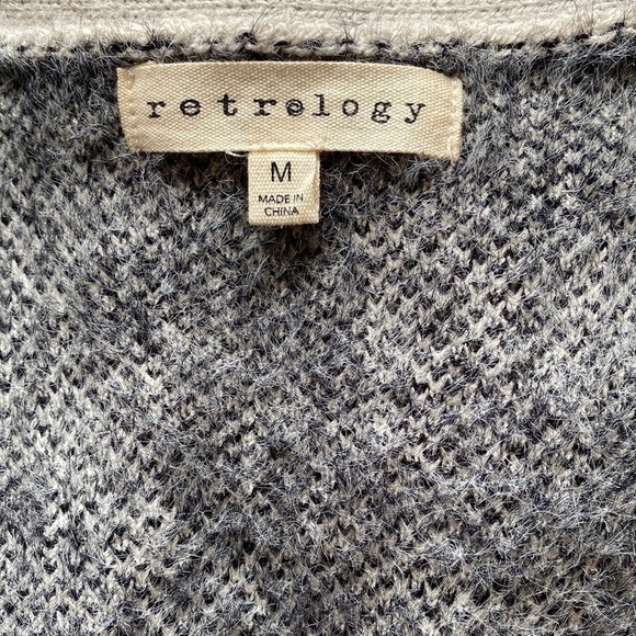 Retrology Animal Print button down Cardigan Sweater Womens soft cozy winter Sz M - Picture 4 of 8